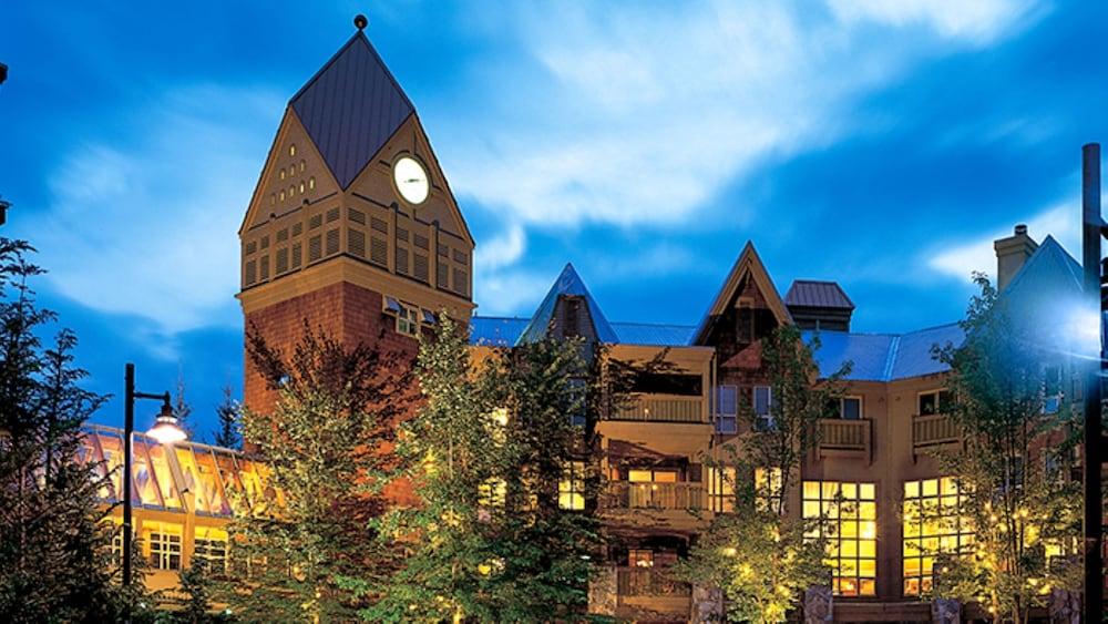 Hilton Grand Vacations Club Whistler Hotel Bagian luar foto
